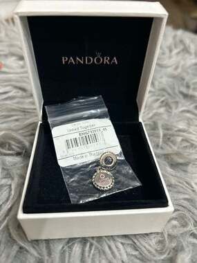 Pandora United Together Dangle Charm ENG792018